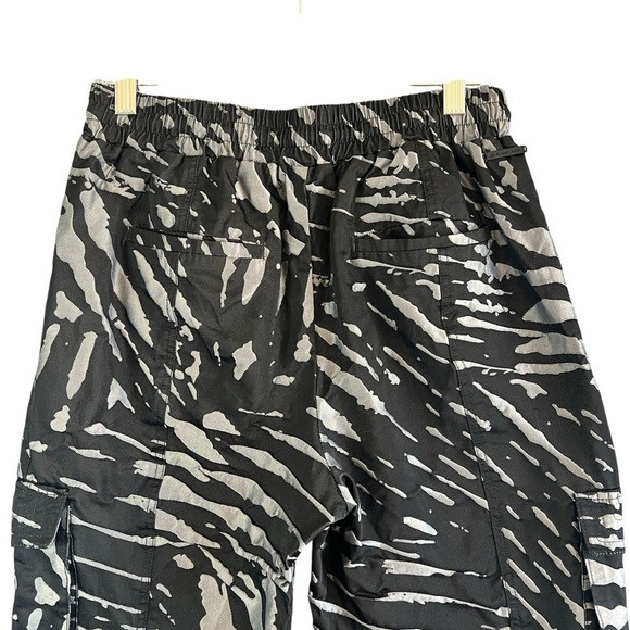 BLANC NOIR Animal Print Camo Cargo Jogger High Rise Black Silver Size Small - Picture 2 of 11